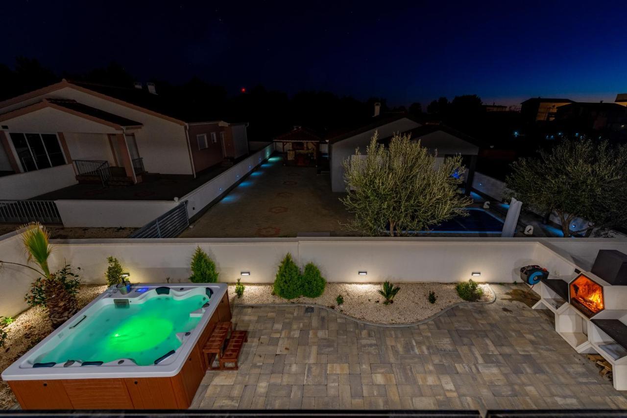 Villa Elite Vir Luaran gambar
